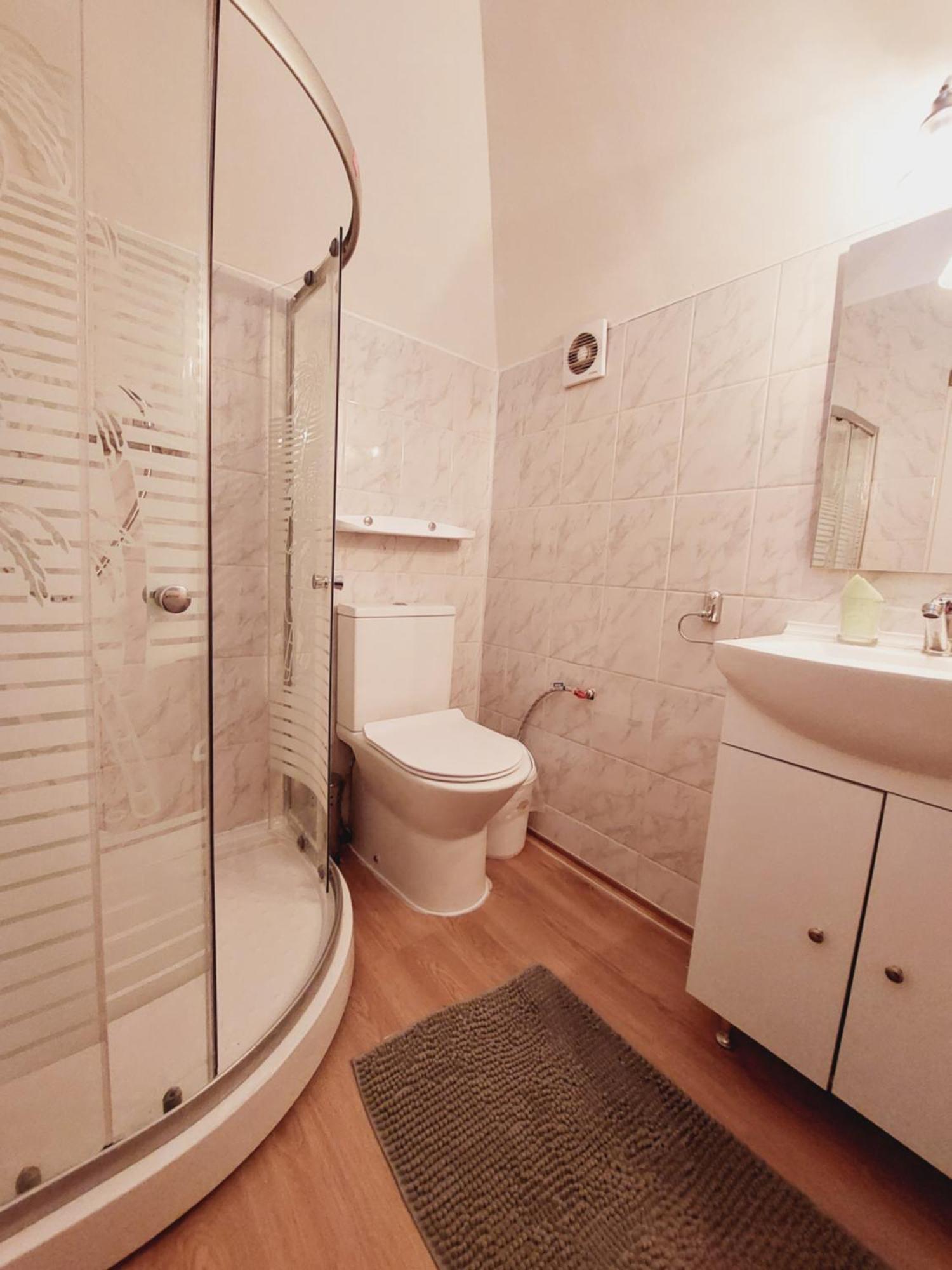 Pensiunea Rock And Red Rîşnov Habitación foto