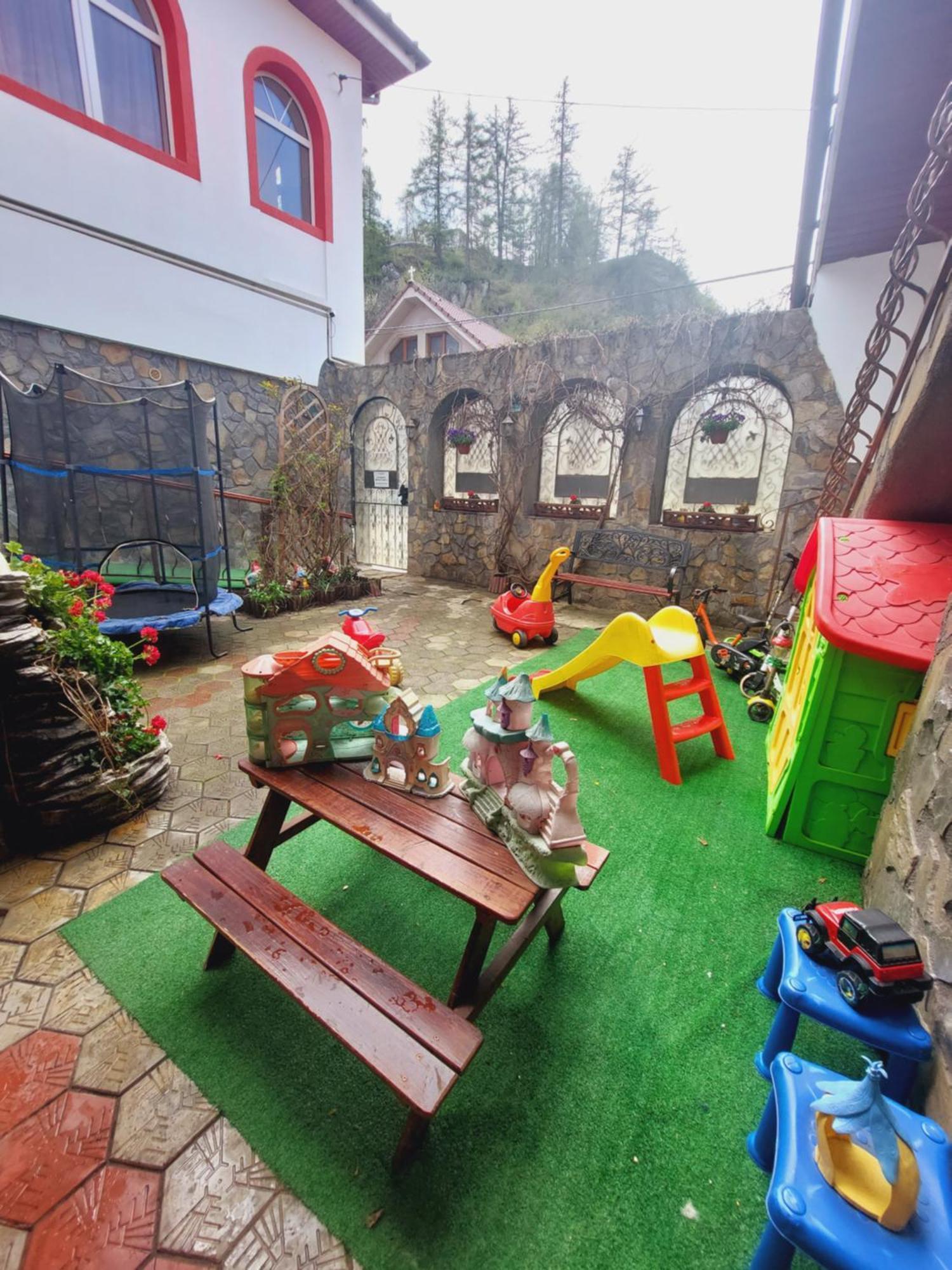 Pensiunea Rock And Red Rîşnov Exterior foto