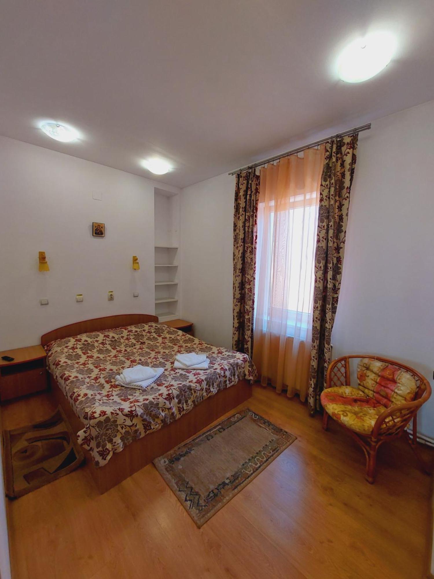 Pensiunea Rock And Red Rîşnov Habitación foto