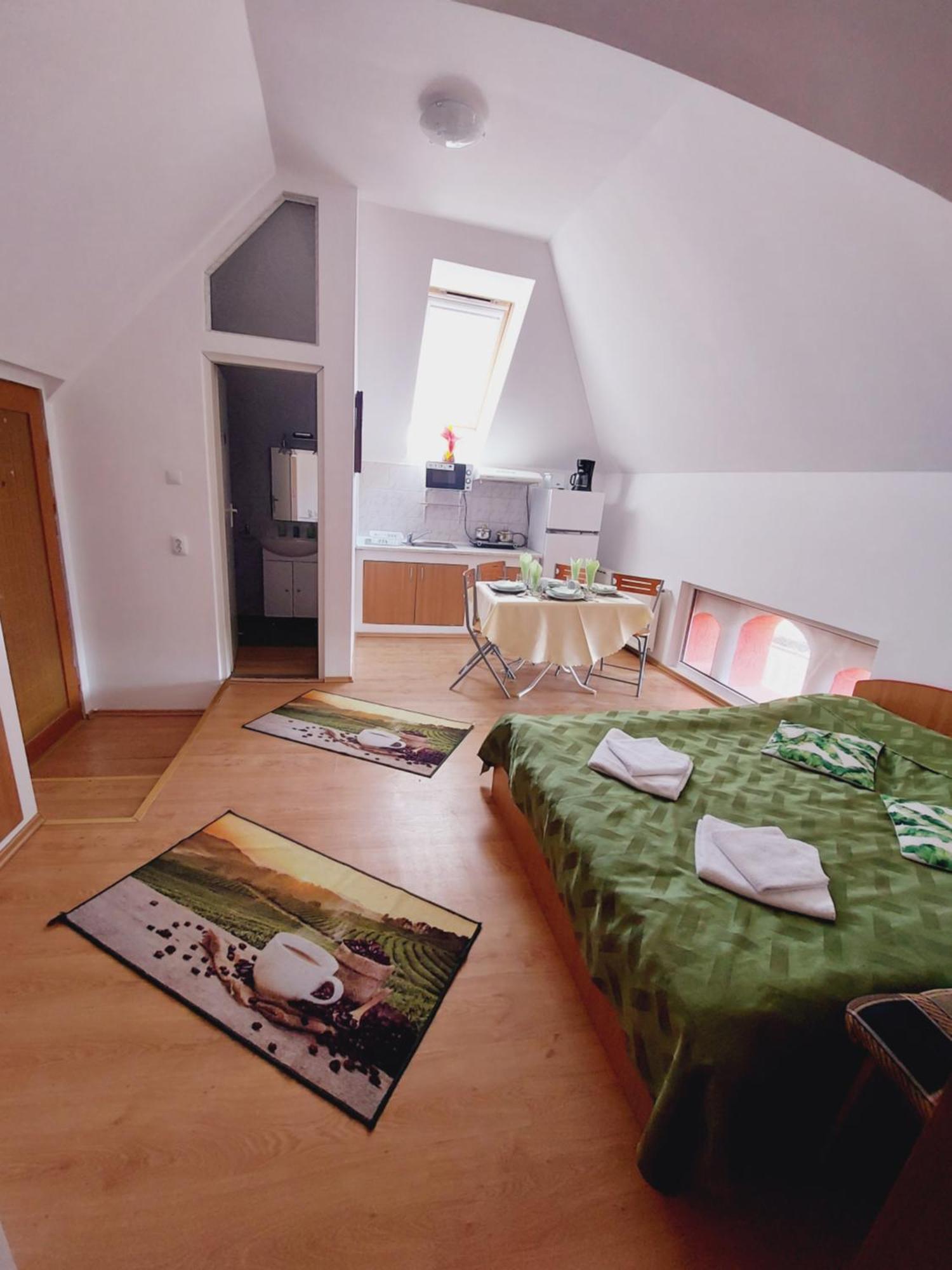 Pensiunea Rock And Red Rîşnov Habitación foto