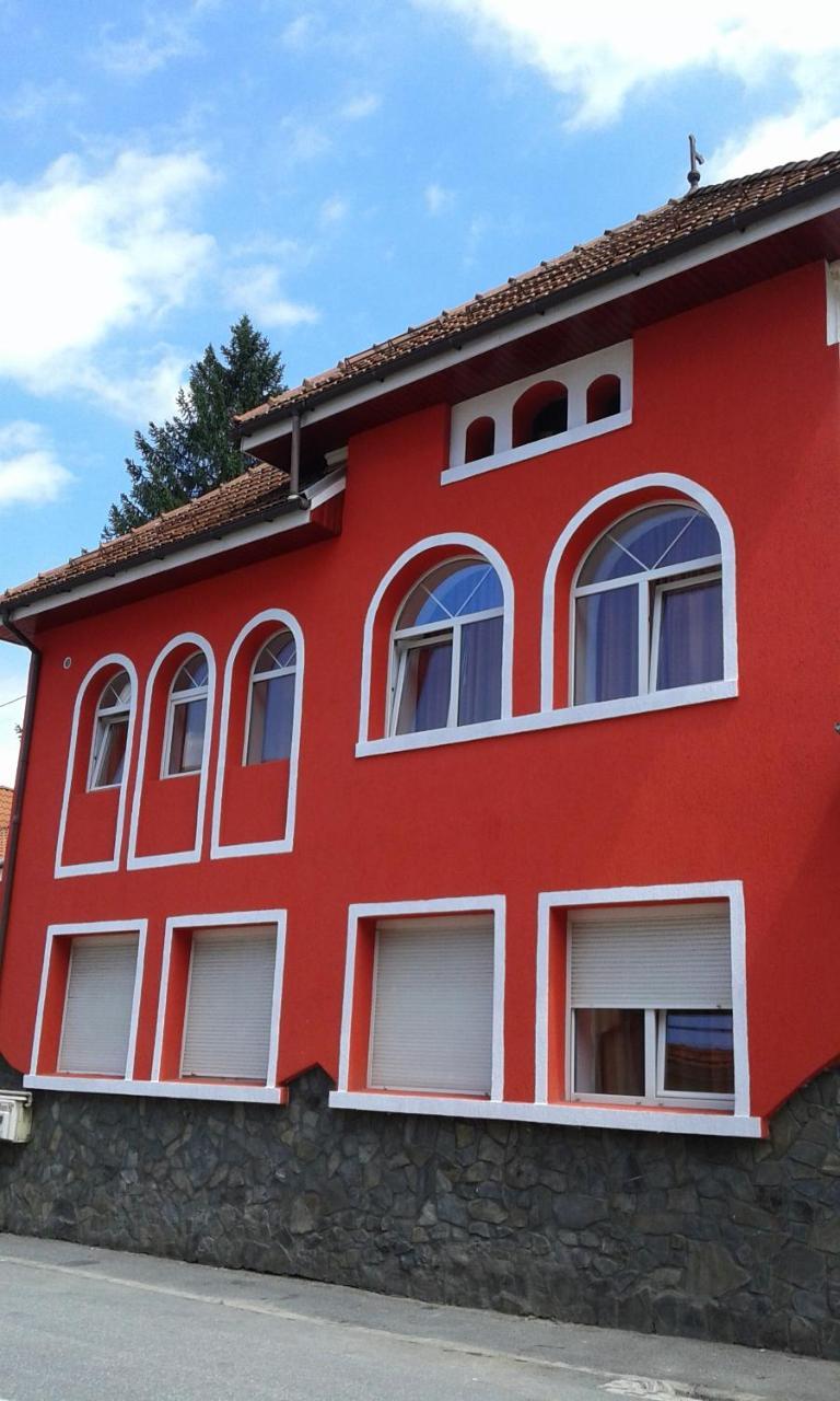 Pensiunea Rock And Red Rîşnov Exterior foto